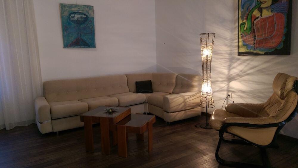 Доброта: House 44 apartments