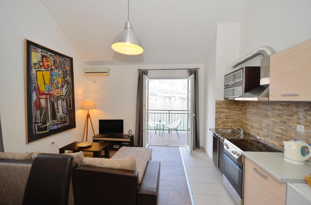 Доброта: House 44 apartments