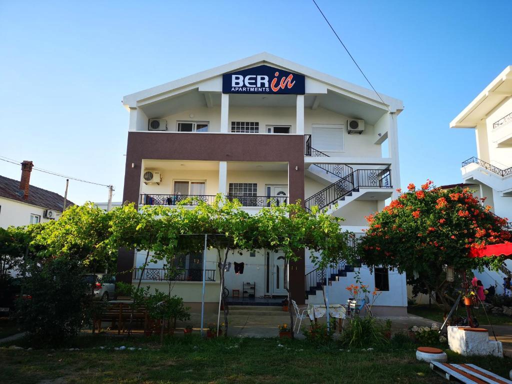Ульцинь: Berin Apartments