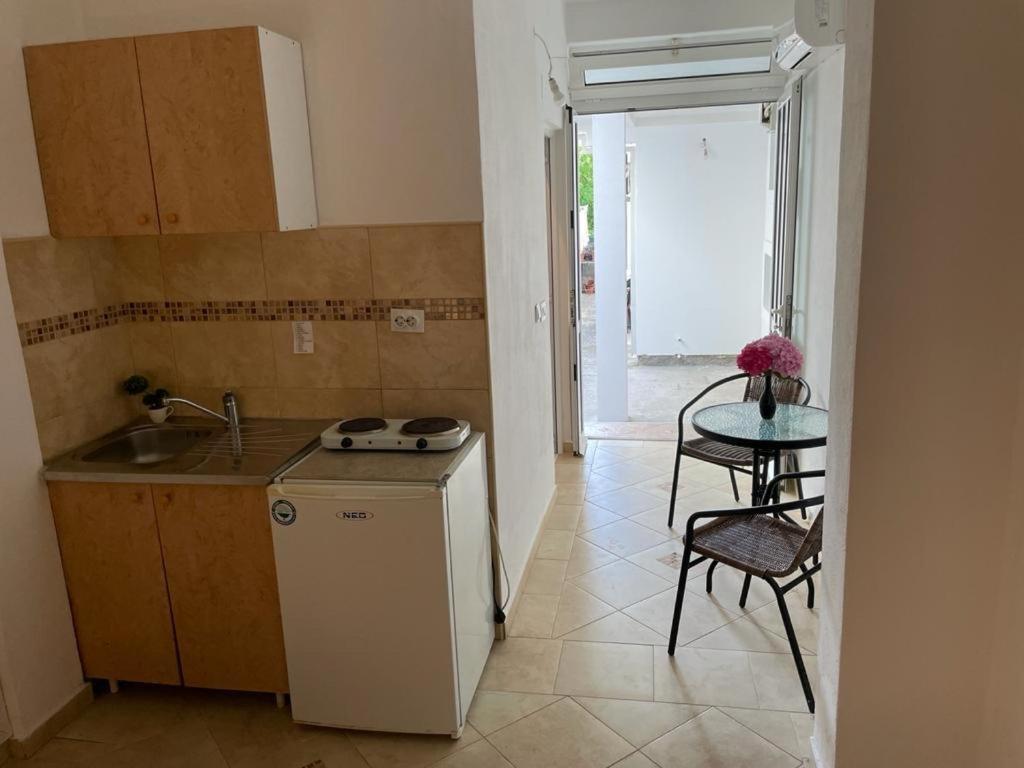 Сутоморе: Apartments Pericic