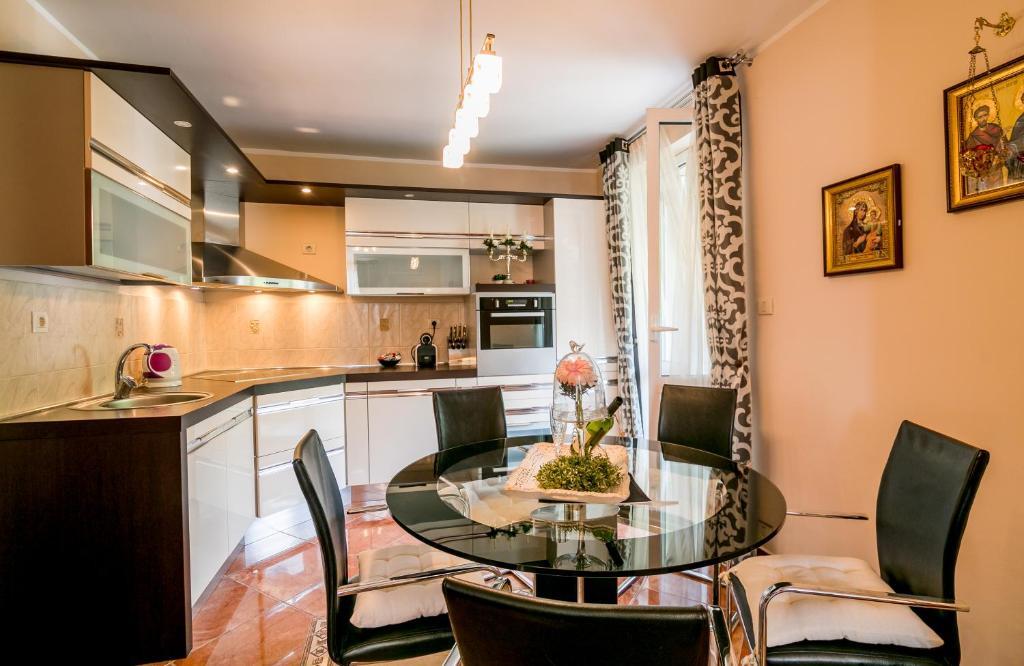 Херцег-Нови: Apartment Savin