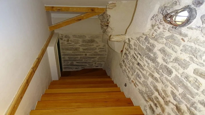 Доброта: Historic Stone House