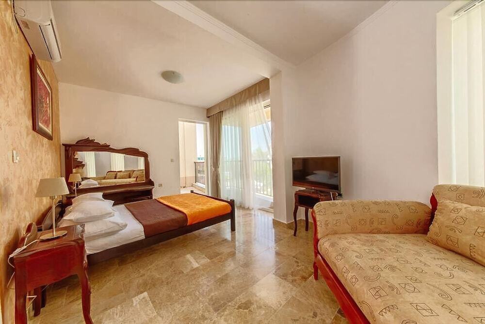 Пржно: Guest House Pržno Bay