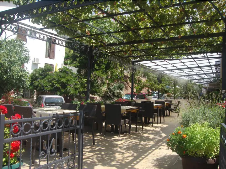 Пржно: Guest House Pržno Bay