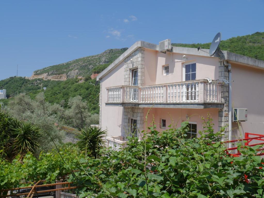Бечичи: Guest House Zuber