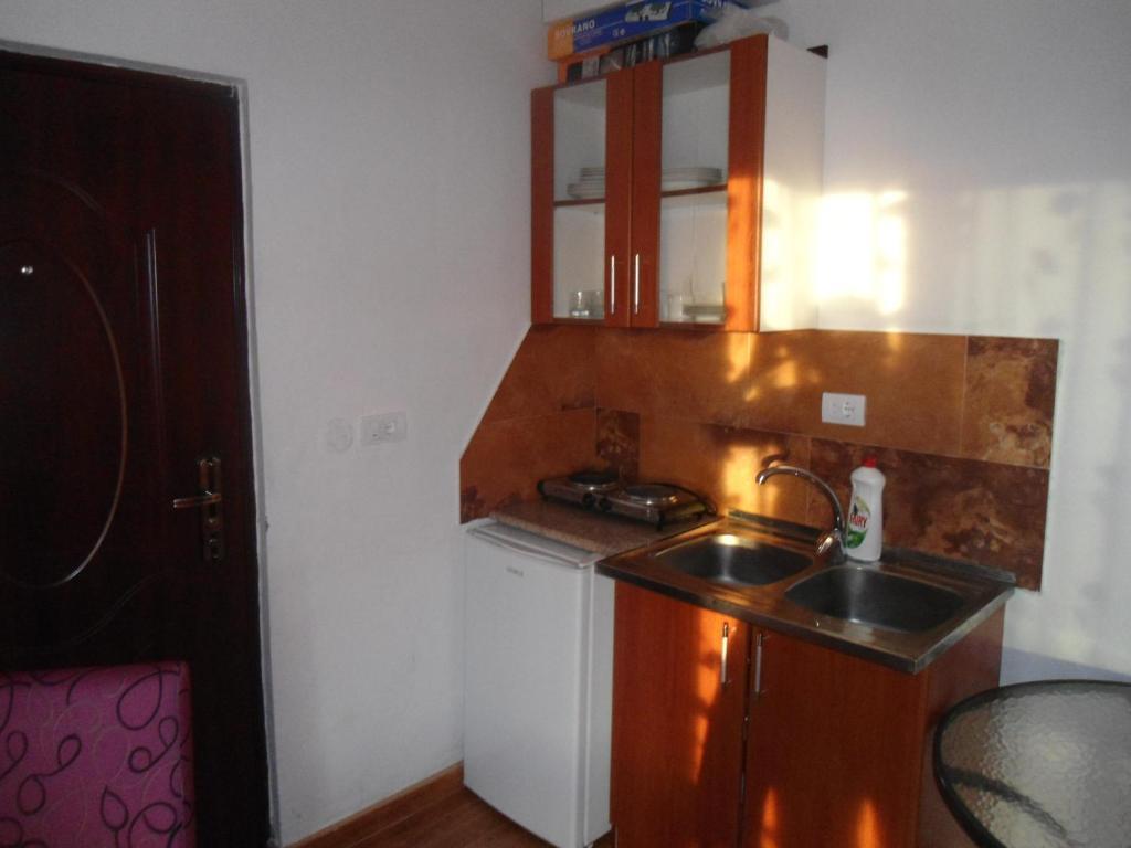 Бар: Apartments Pekic