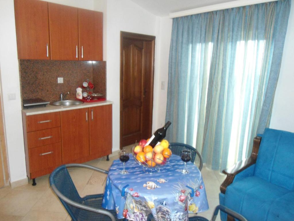 Бар: Apartments Pekic