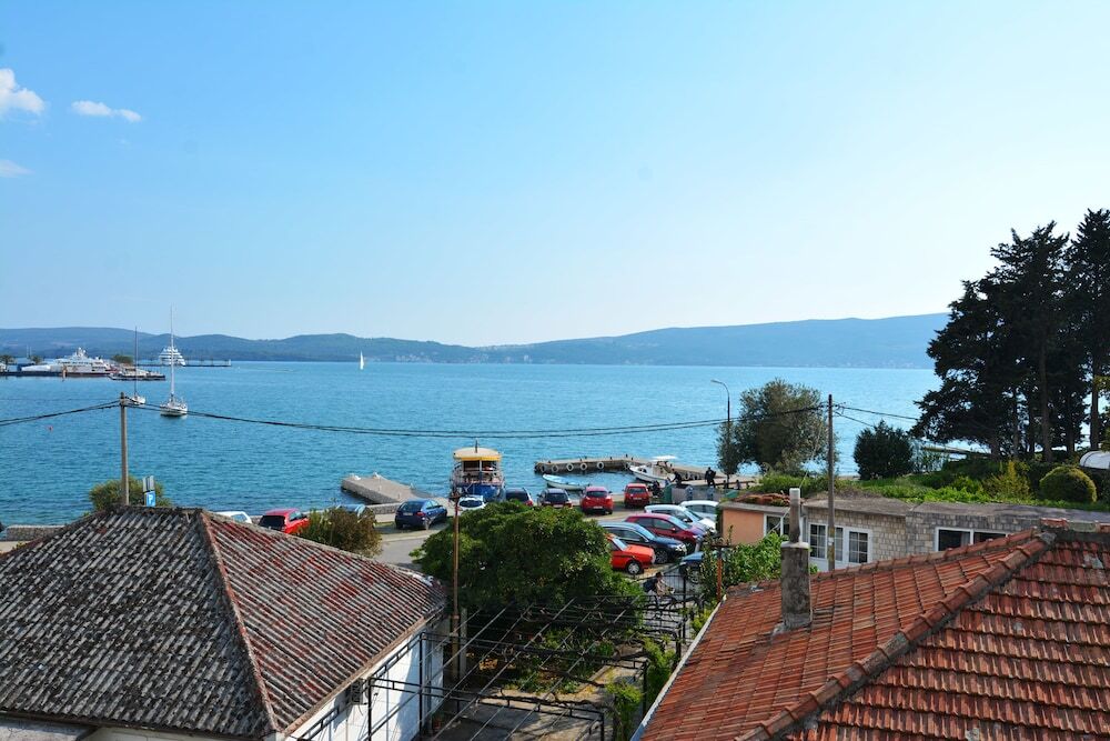 Тиват: Two bedroom apartment in the heart of Porto Montenegro