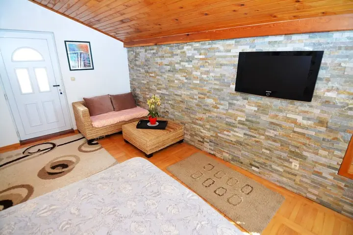 Тиват: Two bedroom apartment in the heart of Porto Montenegro