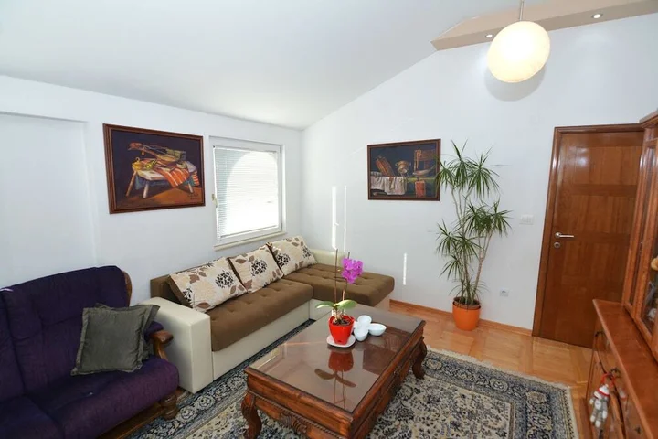 Тиват: Two bedroom apartment in the heart of Porto Montenegro