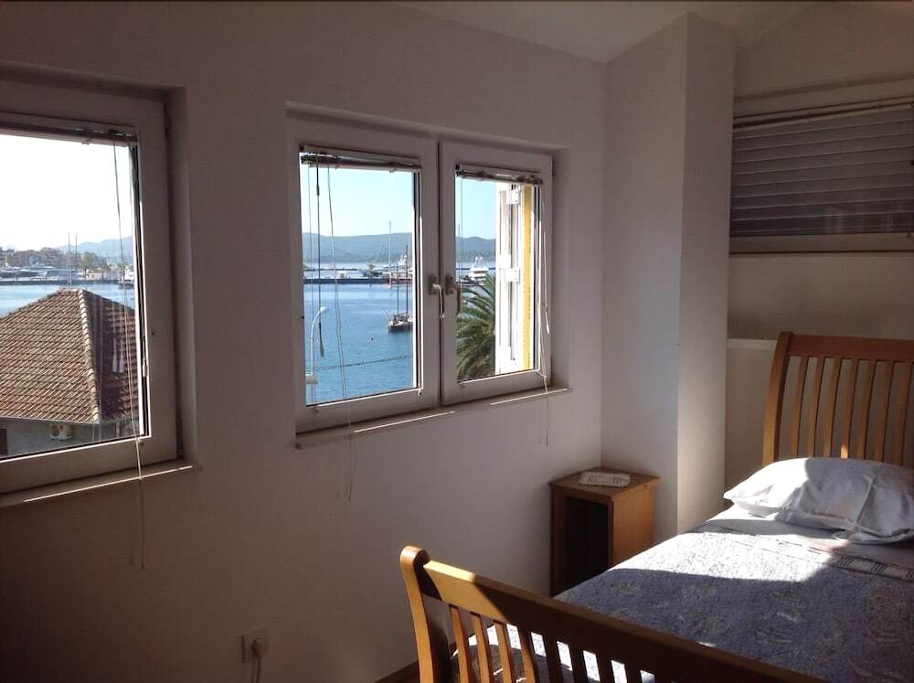 Two bedroom apartment in the heart of Porto Montenegro — фото 1