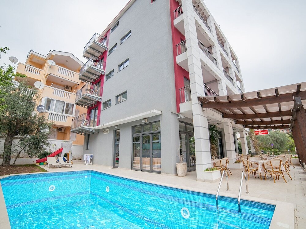 Apartments Villa Petrovac — фото 1