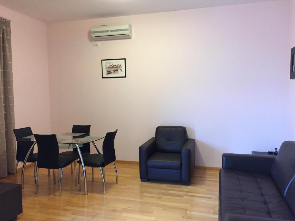 Зеленика: Apartments Ploski