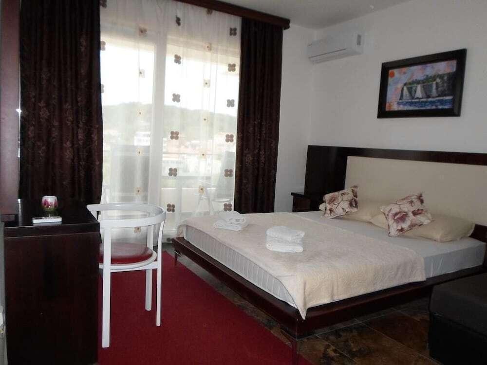 Ульцинь: Apartments FourRoses