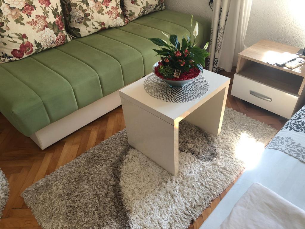 Ульцинь: Apartments Debora