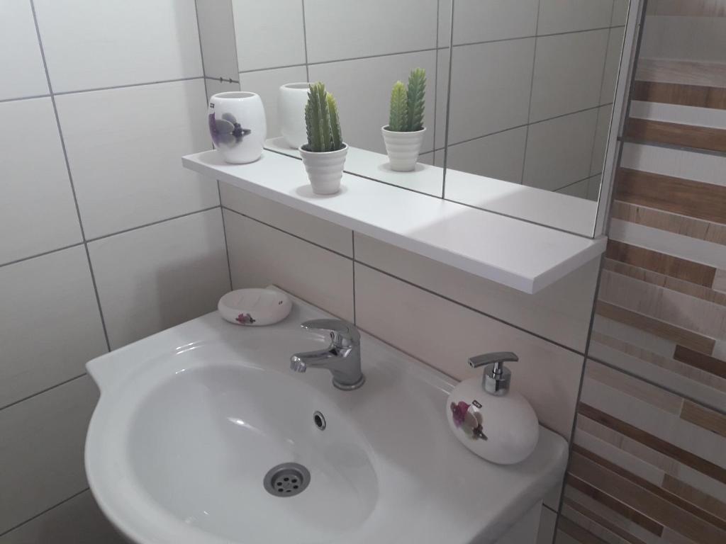 Ульцинь: Apartments Debora