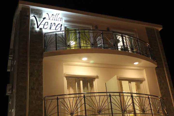 Тиват: Apartments Villa Vera