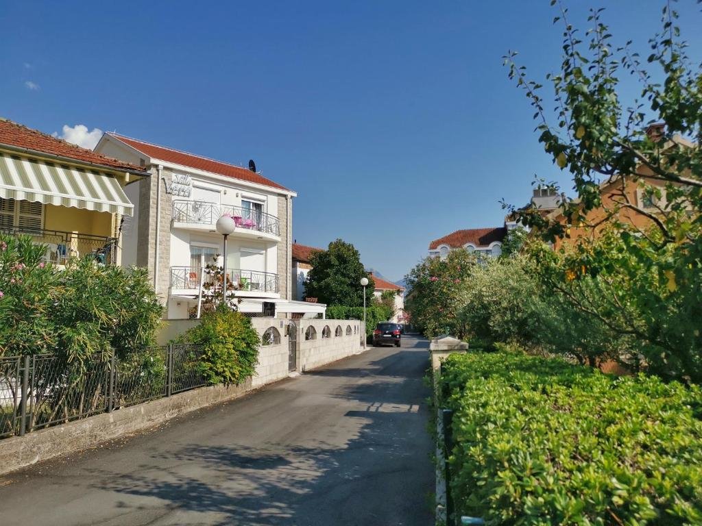 Тиват: Apartments Villa Vera