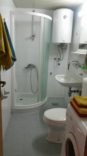 Бар: Lola apartment