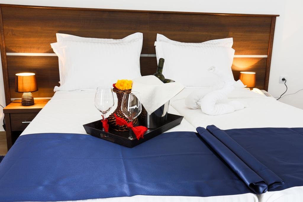Сутоморе: Hotel Akapulco