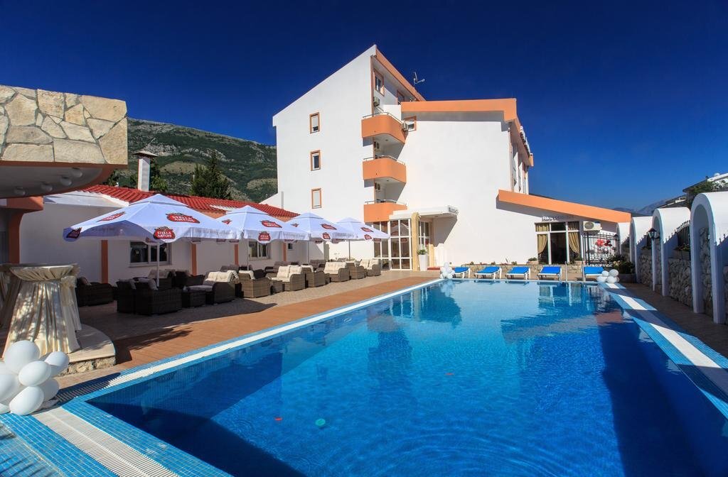Сутоморе: Hotel Akapulco