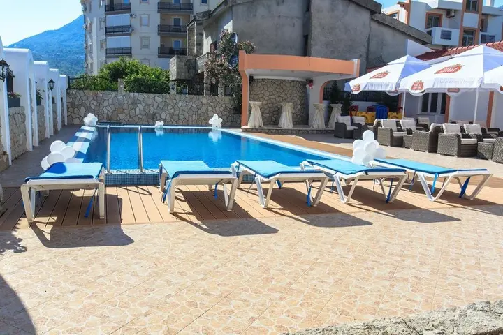 Сутоморе: Hotel Akapulco