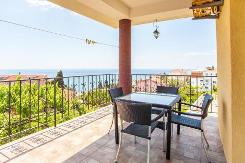Ульцинь: Egzona Home