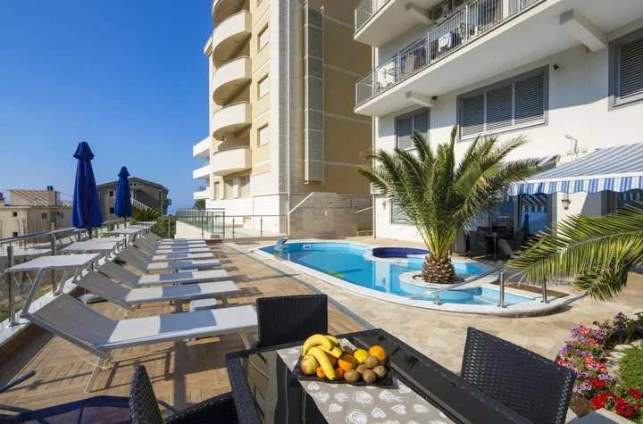 Бечичи: Montelux Apartments