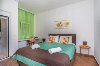 Петровац: Apartments Fortunella