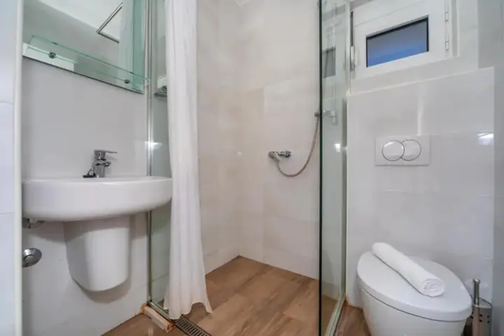 Петровац: Apartments Fortunella