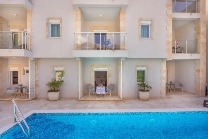 Петровац: Apartments Fortunella