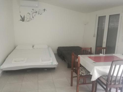 Бар: Apartments Stevanovic