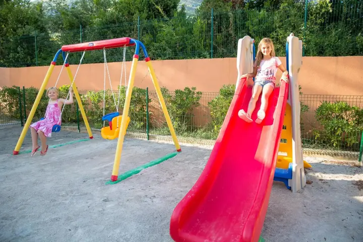 Бар: Berg Apartments