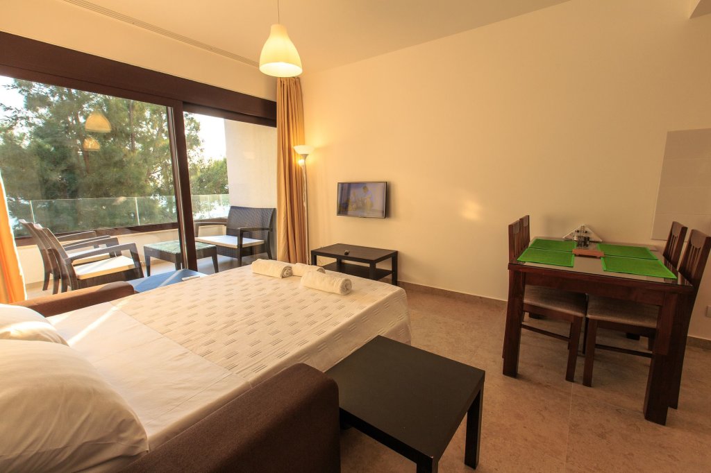 Бар: Apartments Kuce Lekovica snack bar- Bistro & Beach