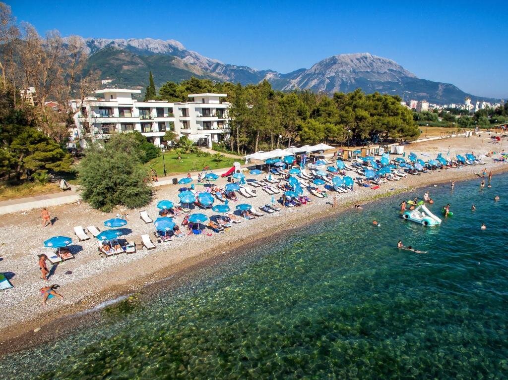 Бар: Apartments Kuce Lekovica snack bar- Bistro & Beach