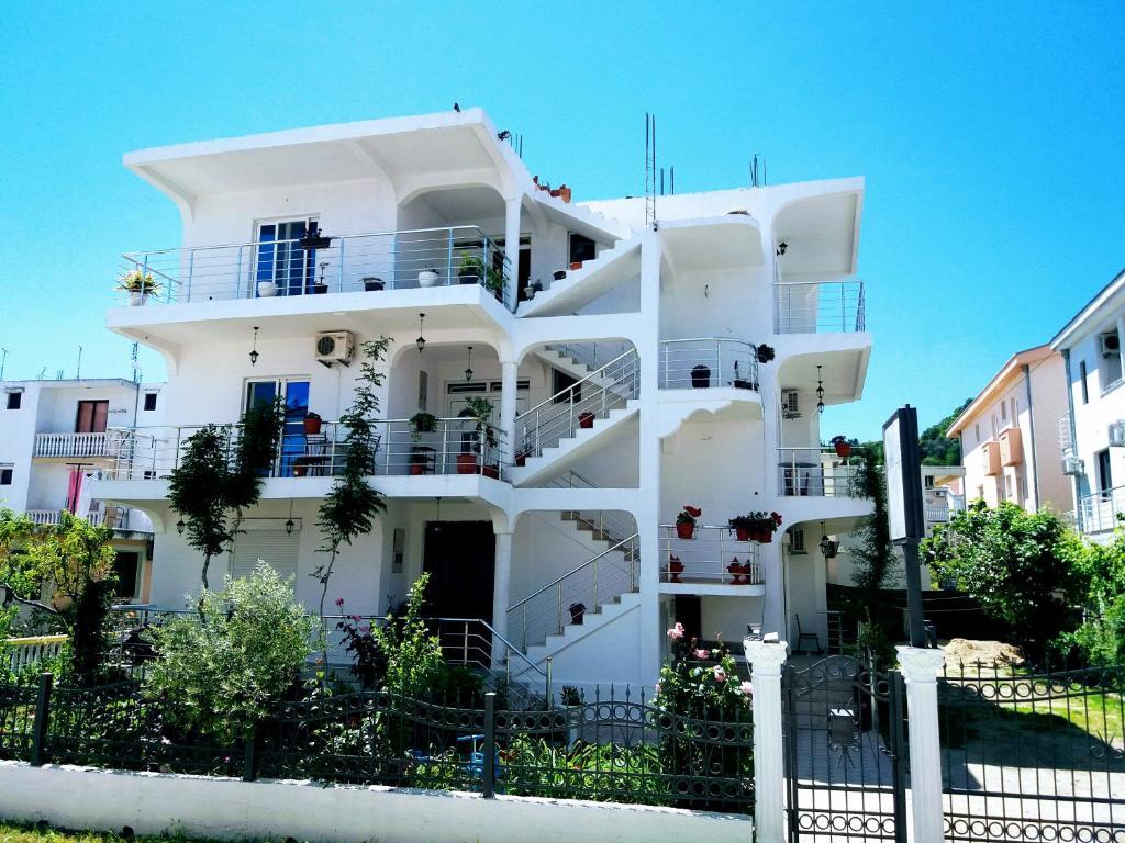 Ульцинь: Apartments Armini