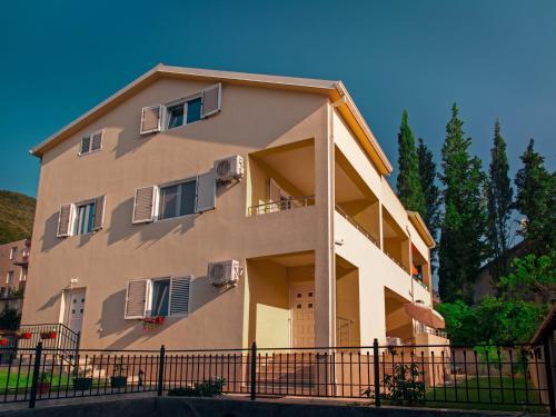 Тиват: Apartments Viktoria