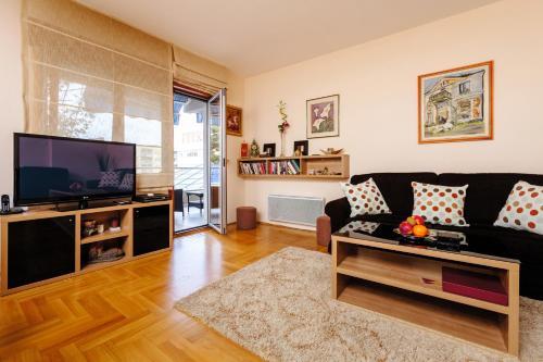 Тиват: Apartment Sahala