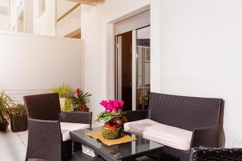 Тиват: Apartment Sahala