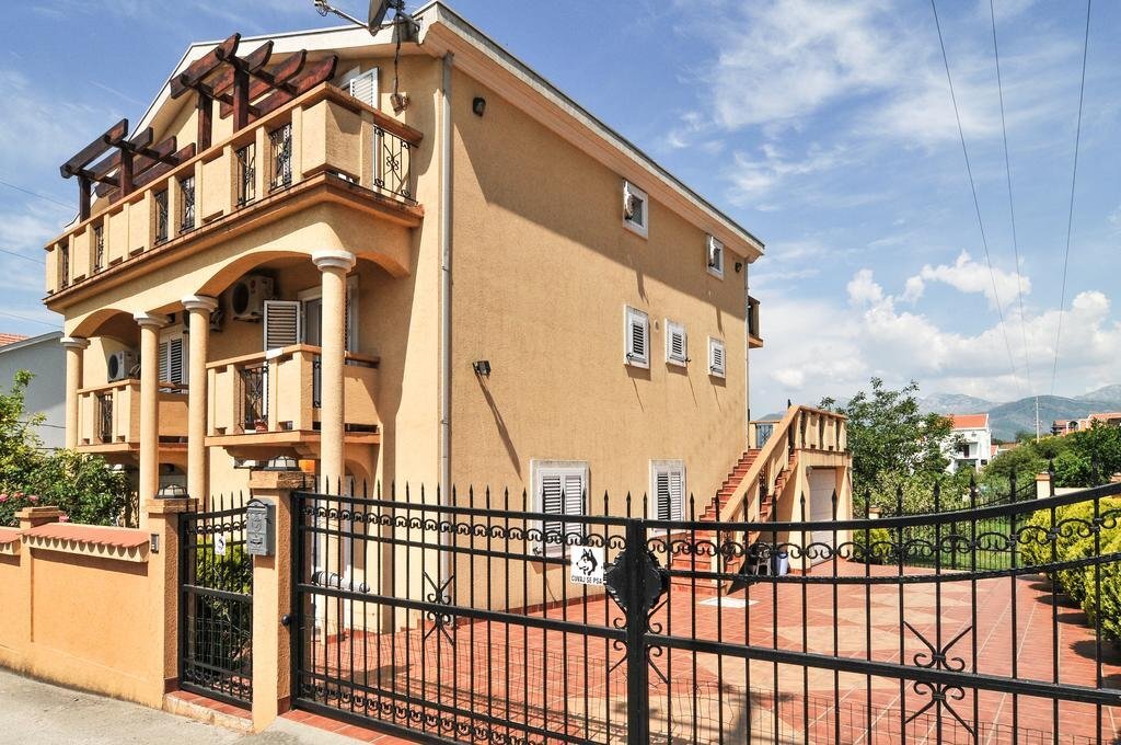 Тиват: Apartments Zeljko Vuksanovic