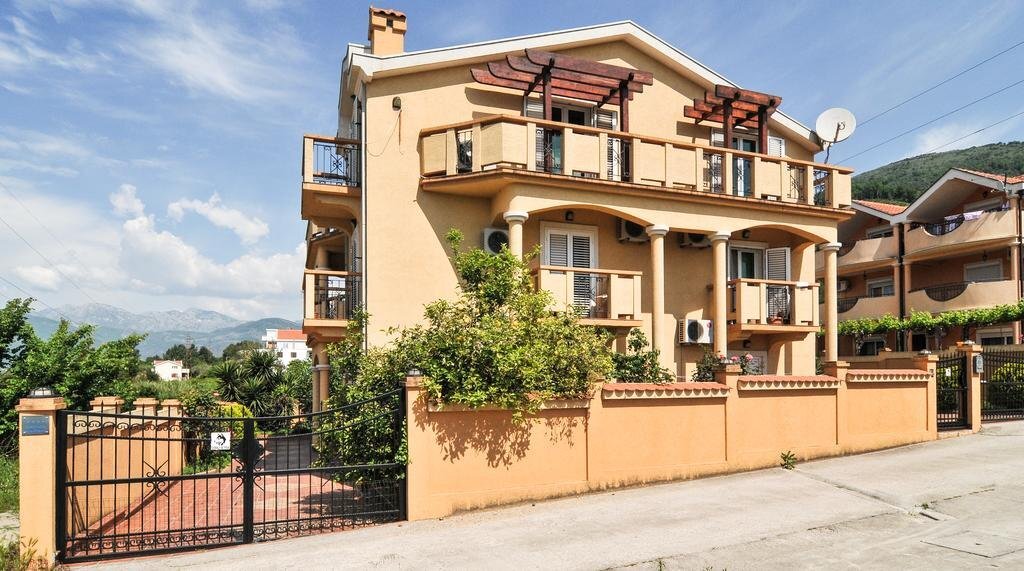 Тиват: Apartments Zeljko Vuksanovic