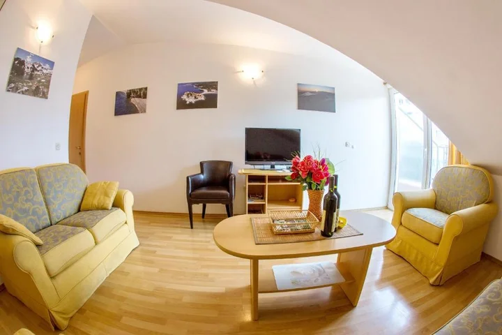 Будва: Apartments Luka