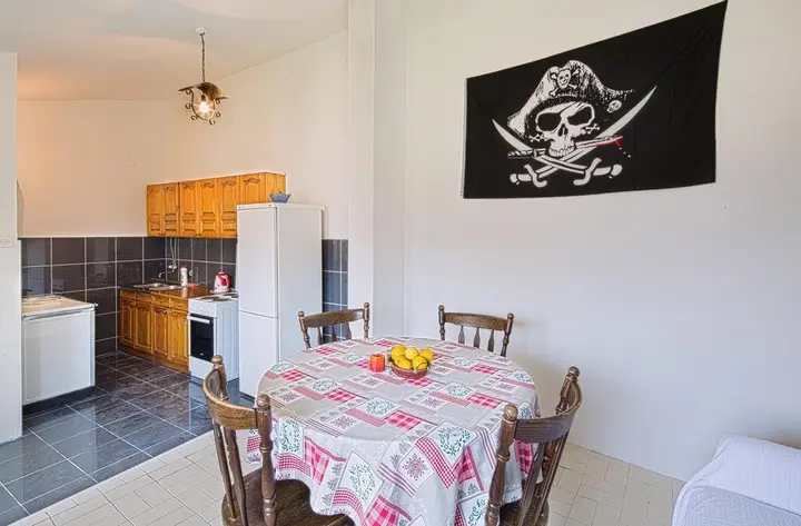Ульцинь: Hostel Pirate