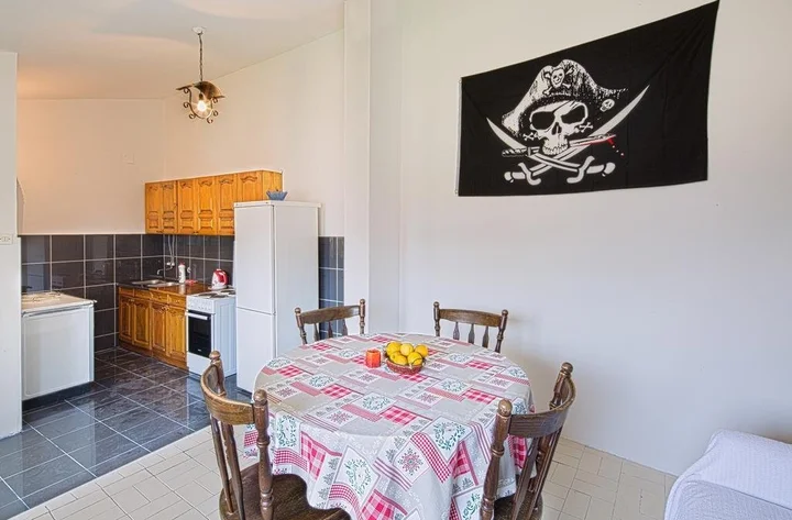Ульцинь: Hostel Pirate