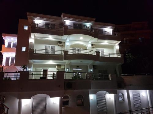 Ульцинь: Apartments Maestro