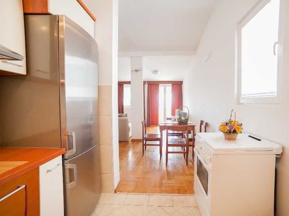 Петровац: Apartments Ivan