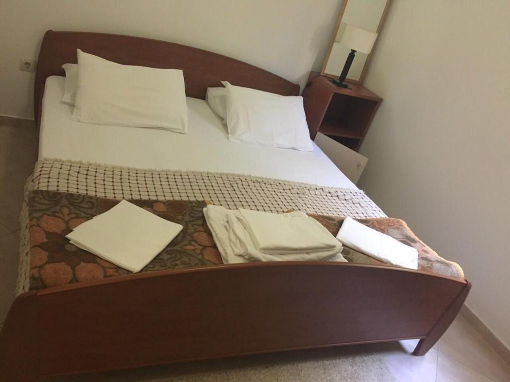 Петровац: Apartments Ivan