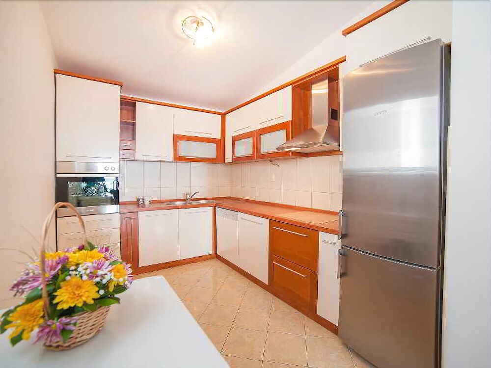 Петровац: Apartments Ivan