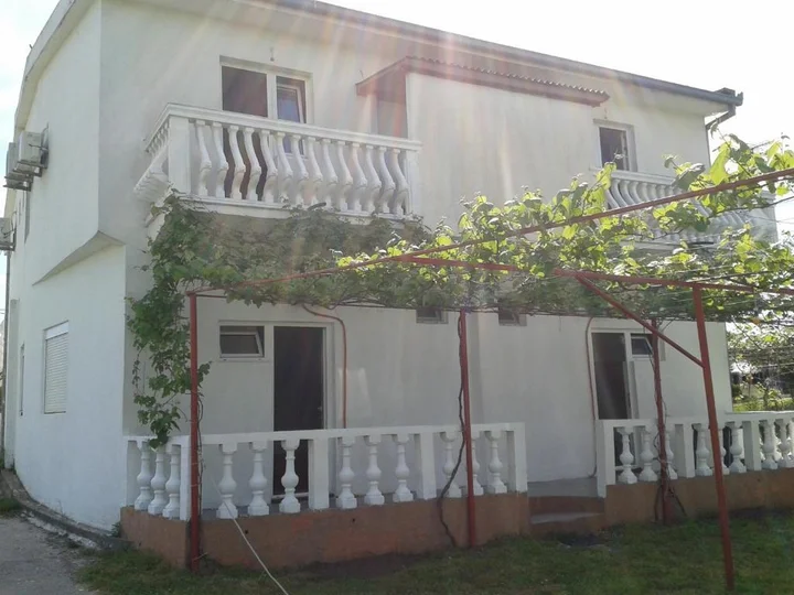 Ульцинь: Kastrati Apartments