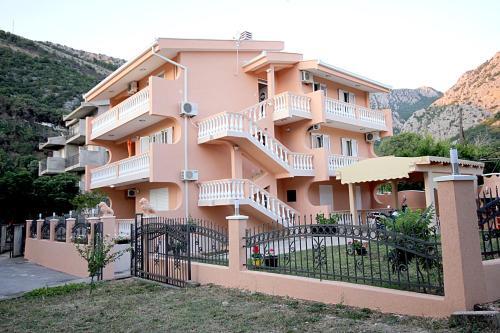 Сутоморе: Apartmani Milacic
